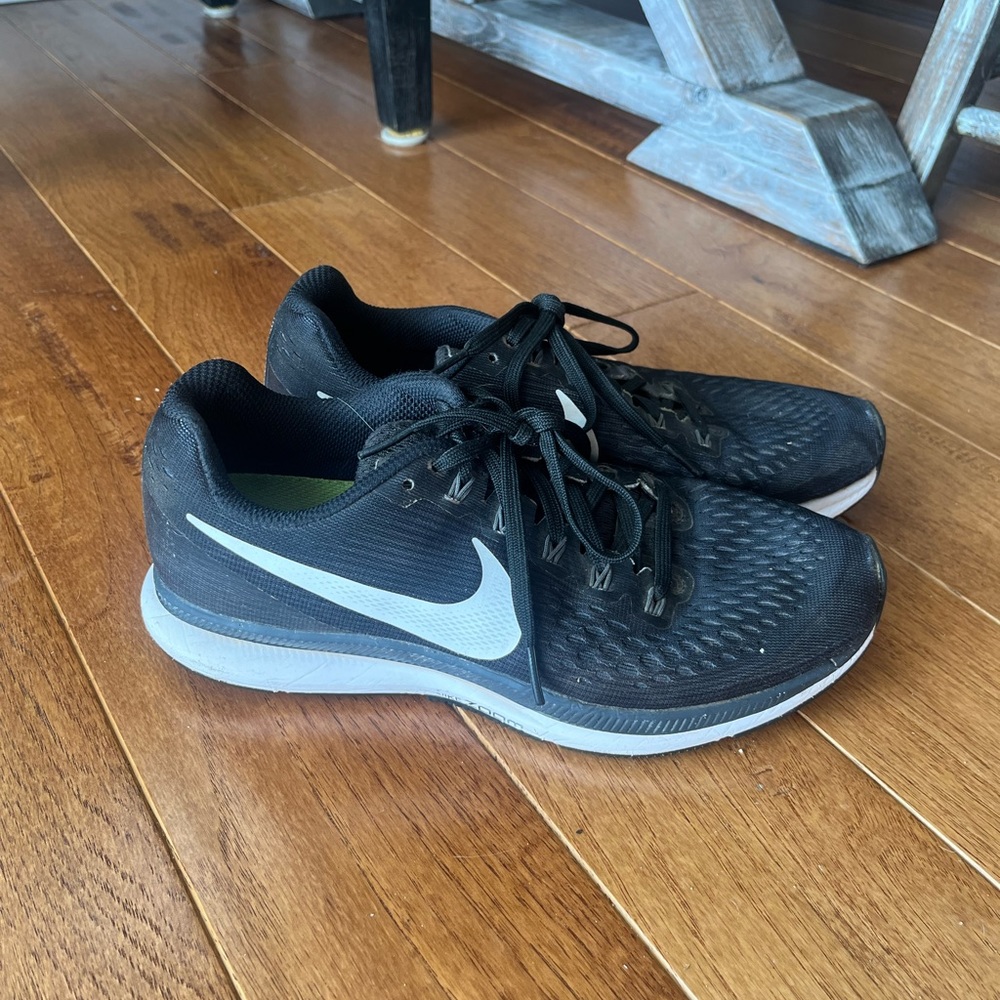 Women’s Nike Tennis Shoes